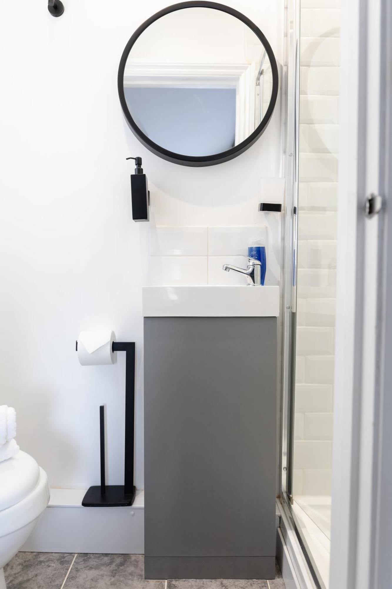 Bay City Studio Apartments Кардіфф Екстер'єр фото