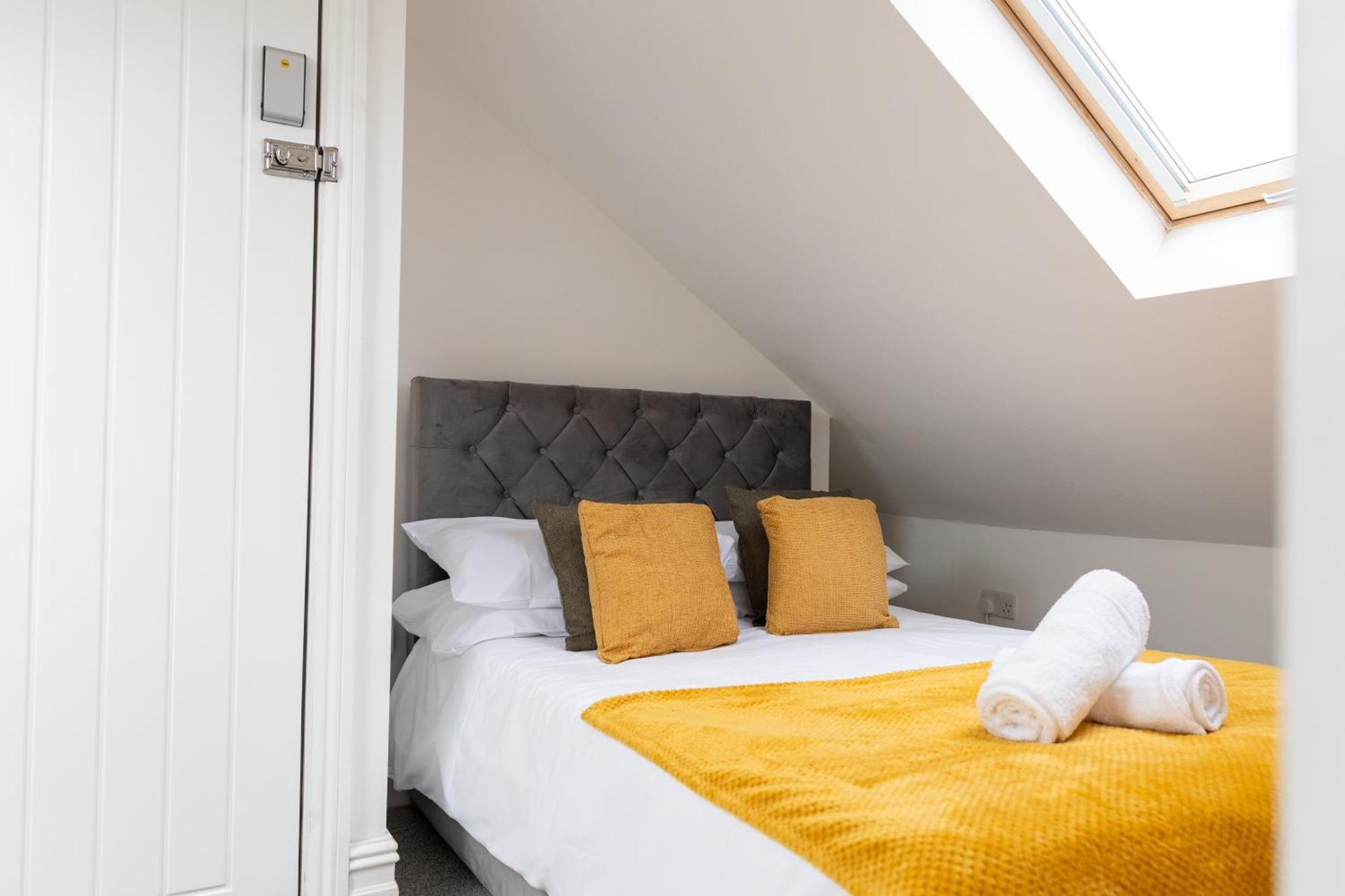 Bay City Studio Apartments Кардіфф Екстер'єр фото