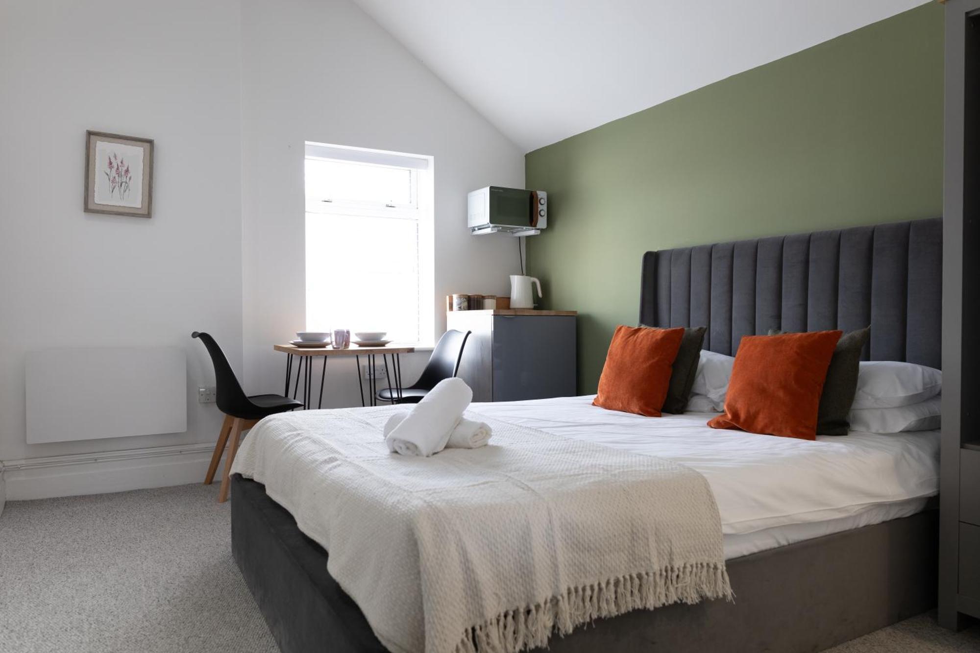 Bay City Studio Apartments Кардіфф Екстер'єр фото