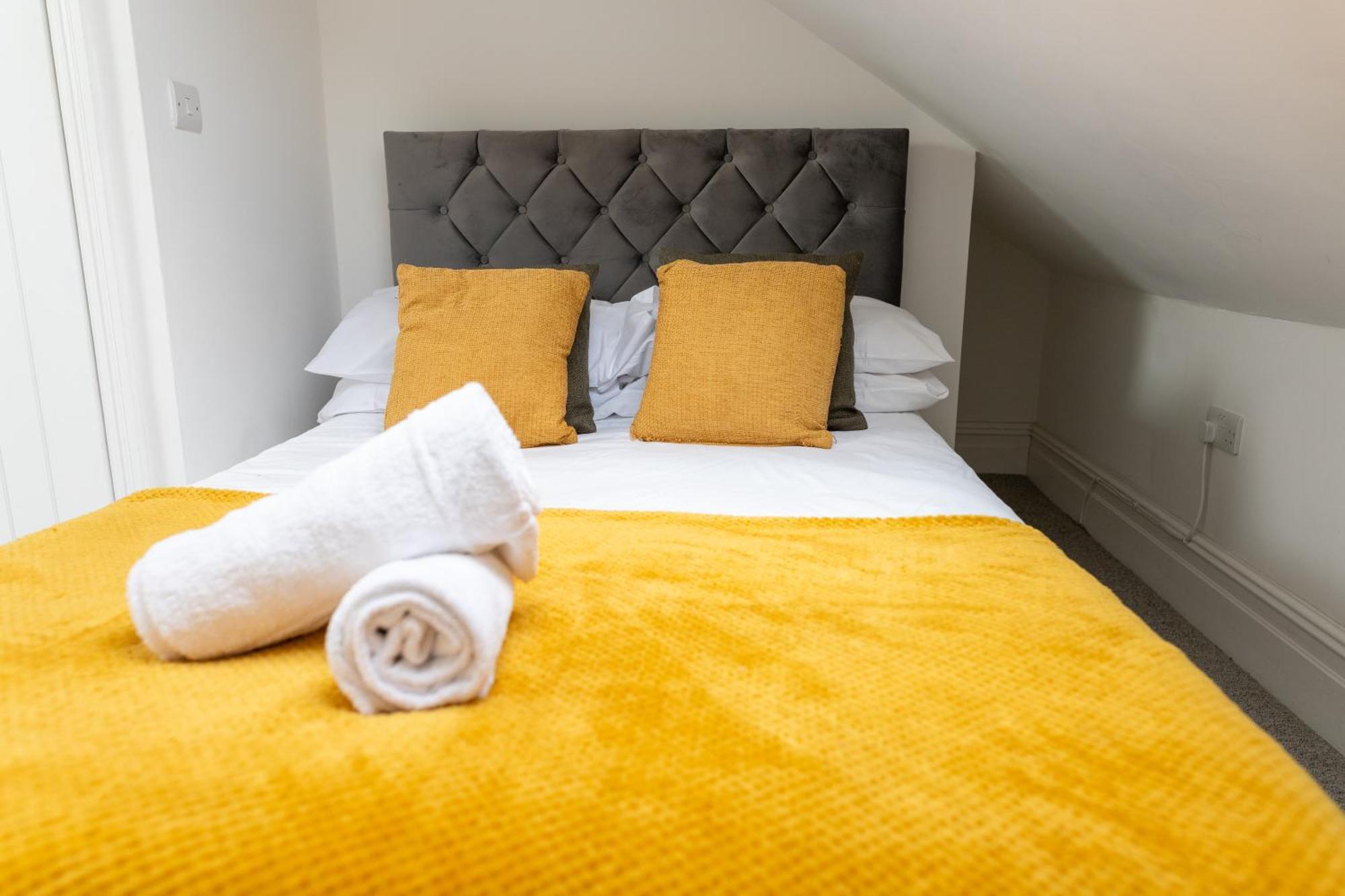 Bay City Studio Apartments Кардіфф Екстер'єр фото