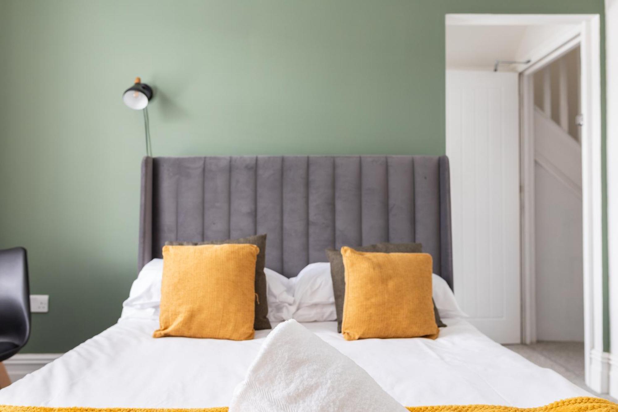 Bay City Studio Apartments Кардіфф Екстер'єр фото