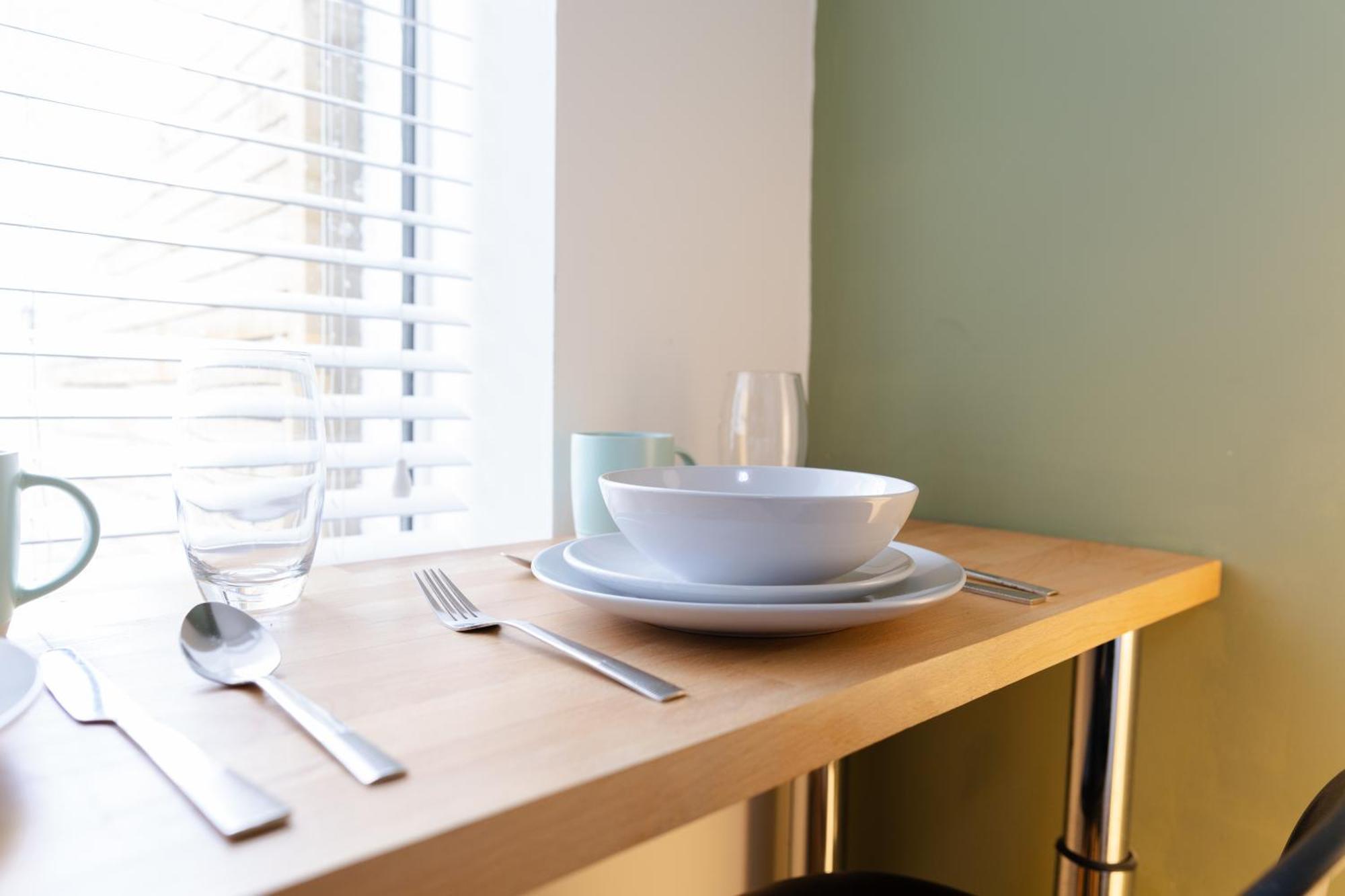 Bay City Studio Apartments Кардіфф Екстер'єр фото