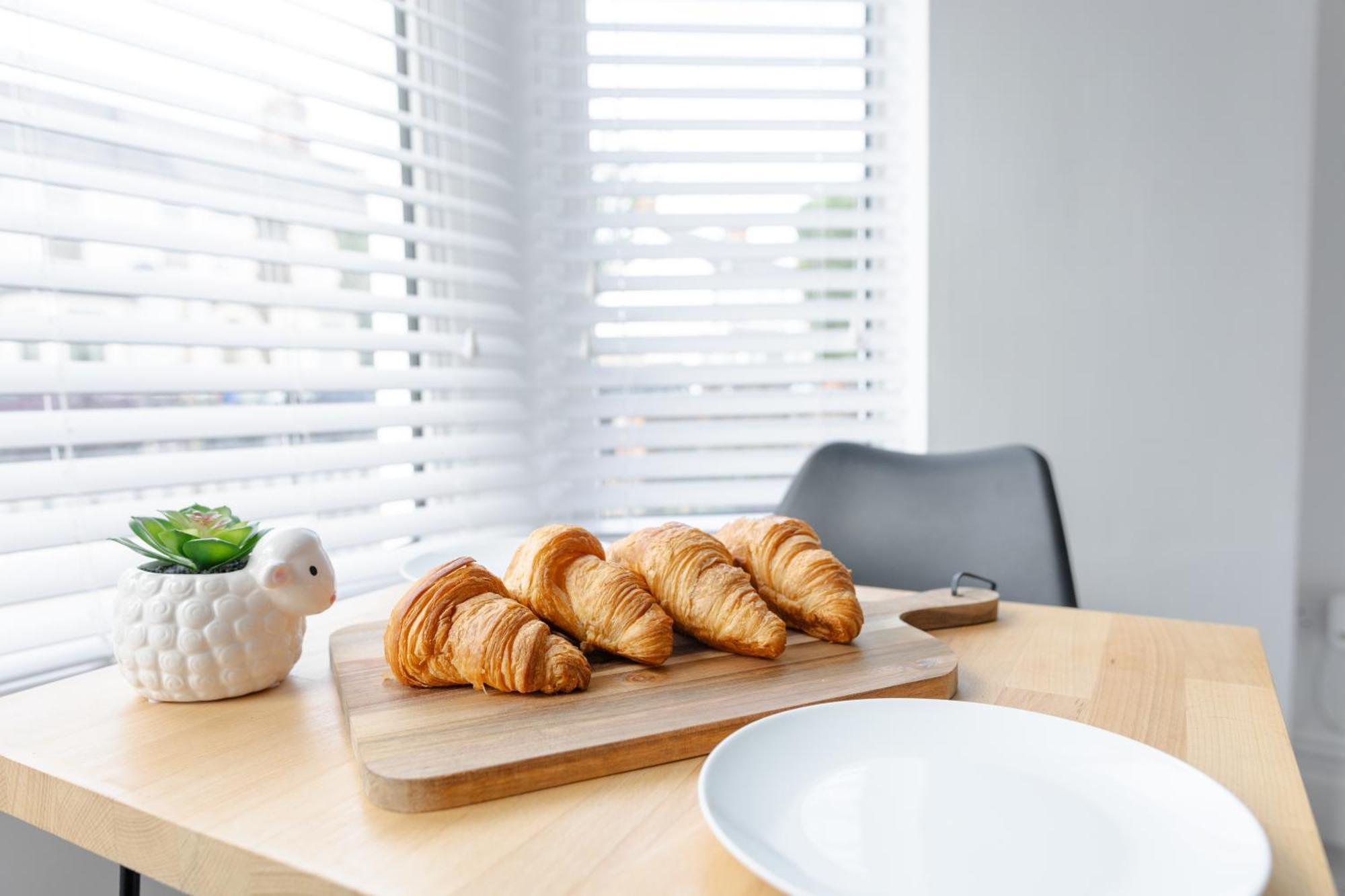 Bay City Studio Apartments Кардіфф Екстер'єр фото